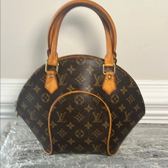 Louis Vuitton Ellipse Monogram  Handbag - Picture 3 of 14